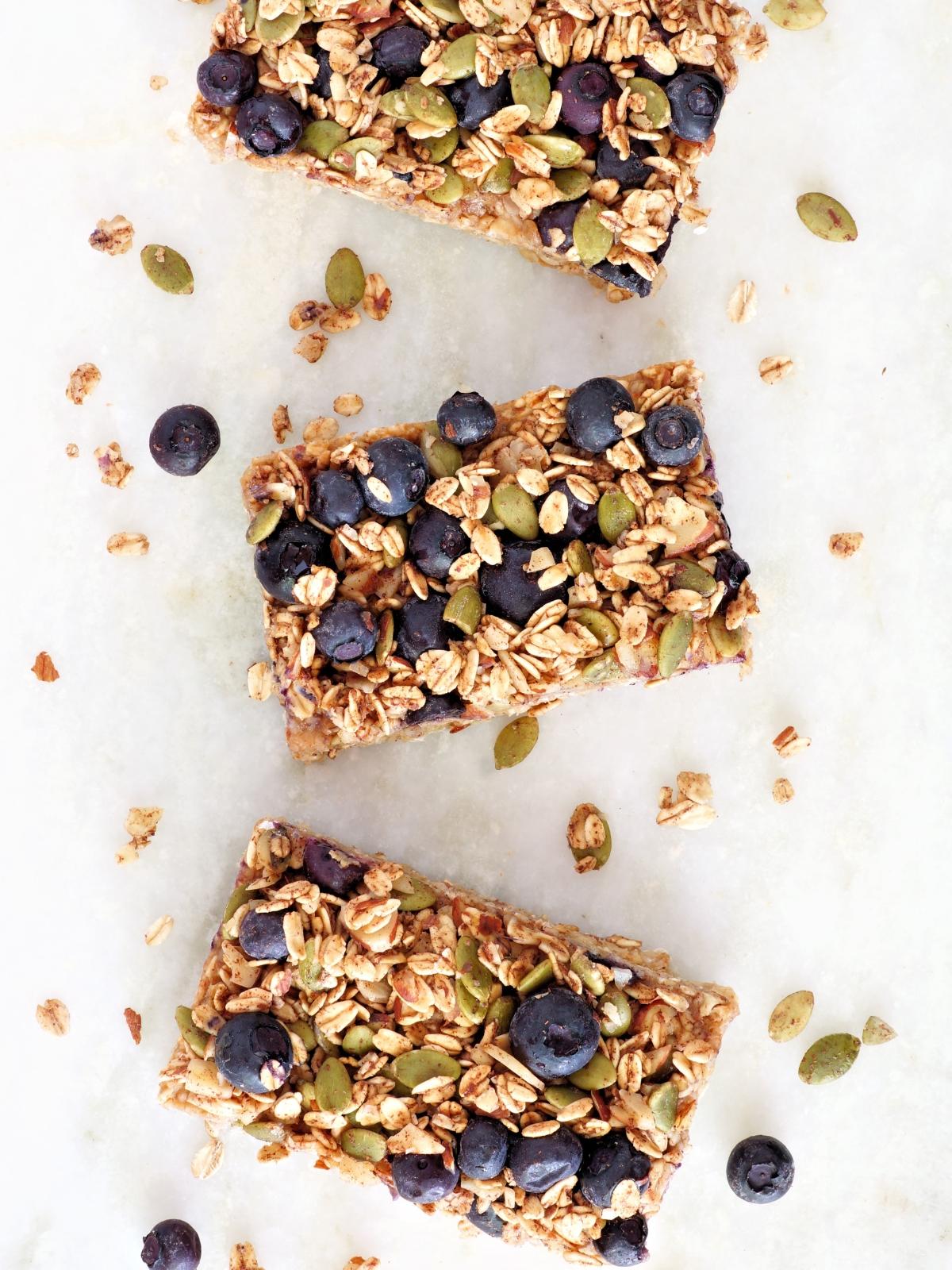 Granola and blueberry snack bars